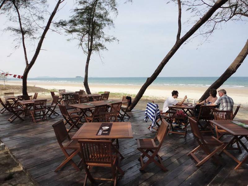 Samsuria Beach Resort & Residence Чератинг Экстерьер фото