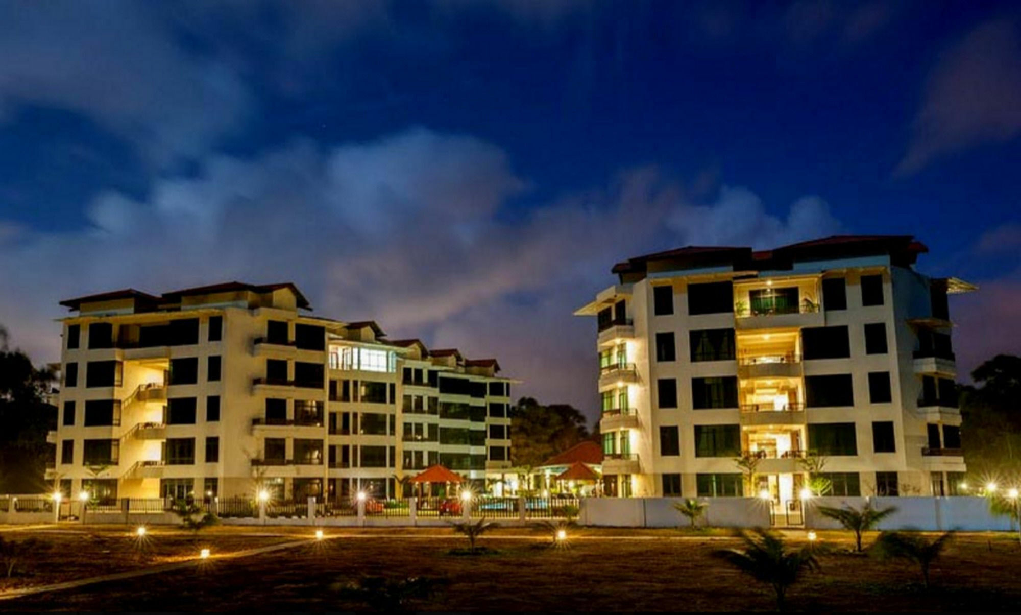 Samsuria Beach Resort & Residence Чератинг Экстерьер фото