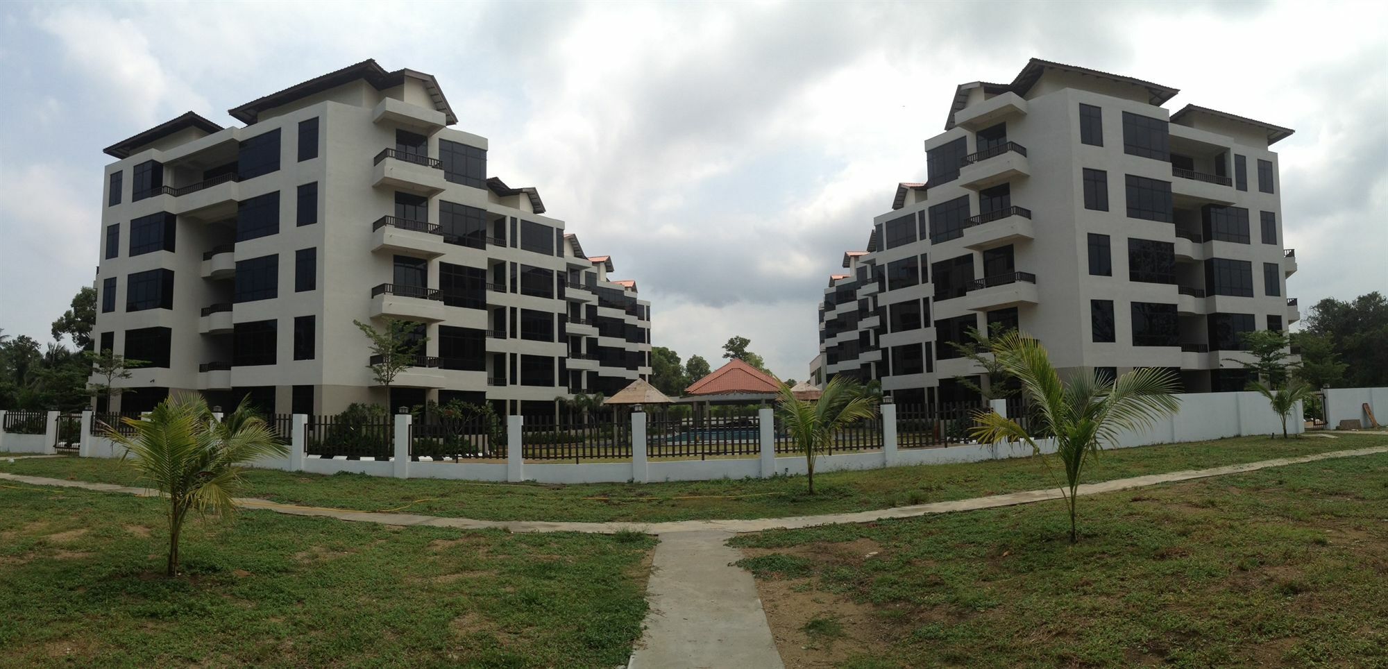 Samsuria Beach Resort & Residence Чератинг Экстерьер фото