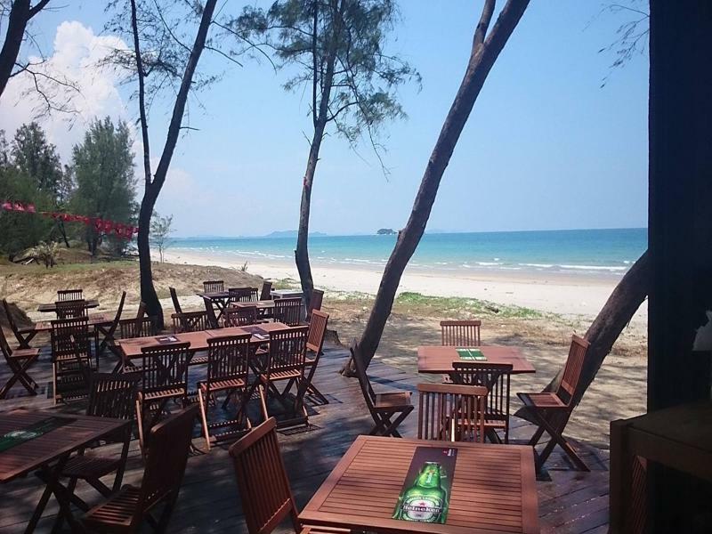 Samsuria Beach Resort & Residence Чератинг Экстерьер фото