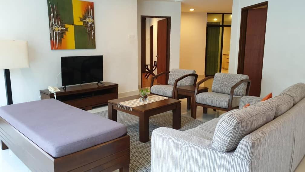 Samsuria Beach Resort & Residence Чератинг Экстерьер фото