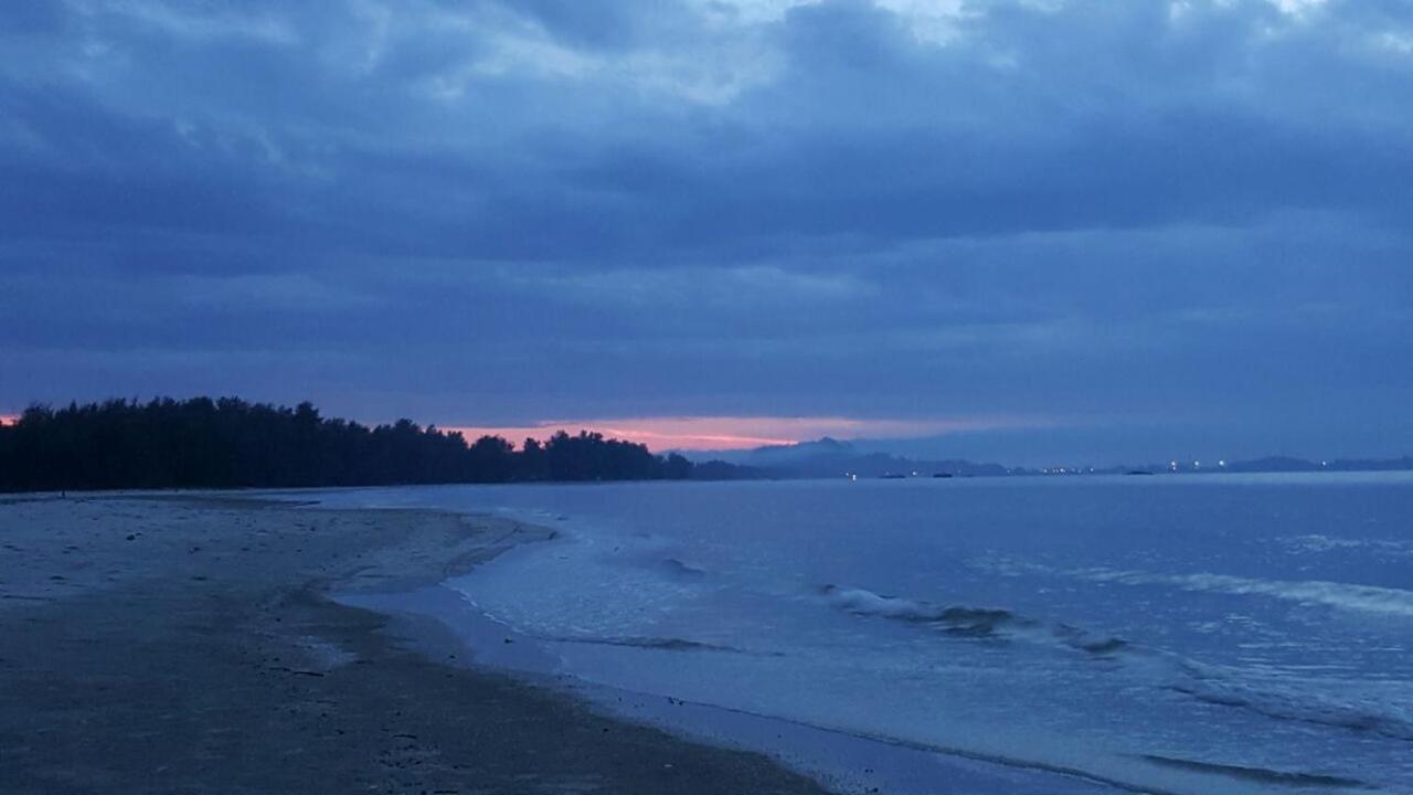 Samsuria Beach Resort & Residence Чератинг Экстерьер фото